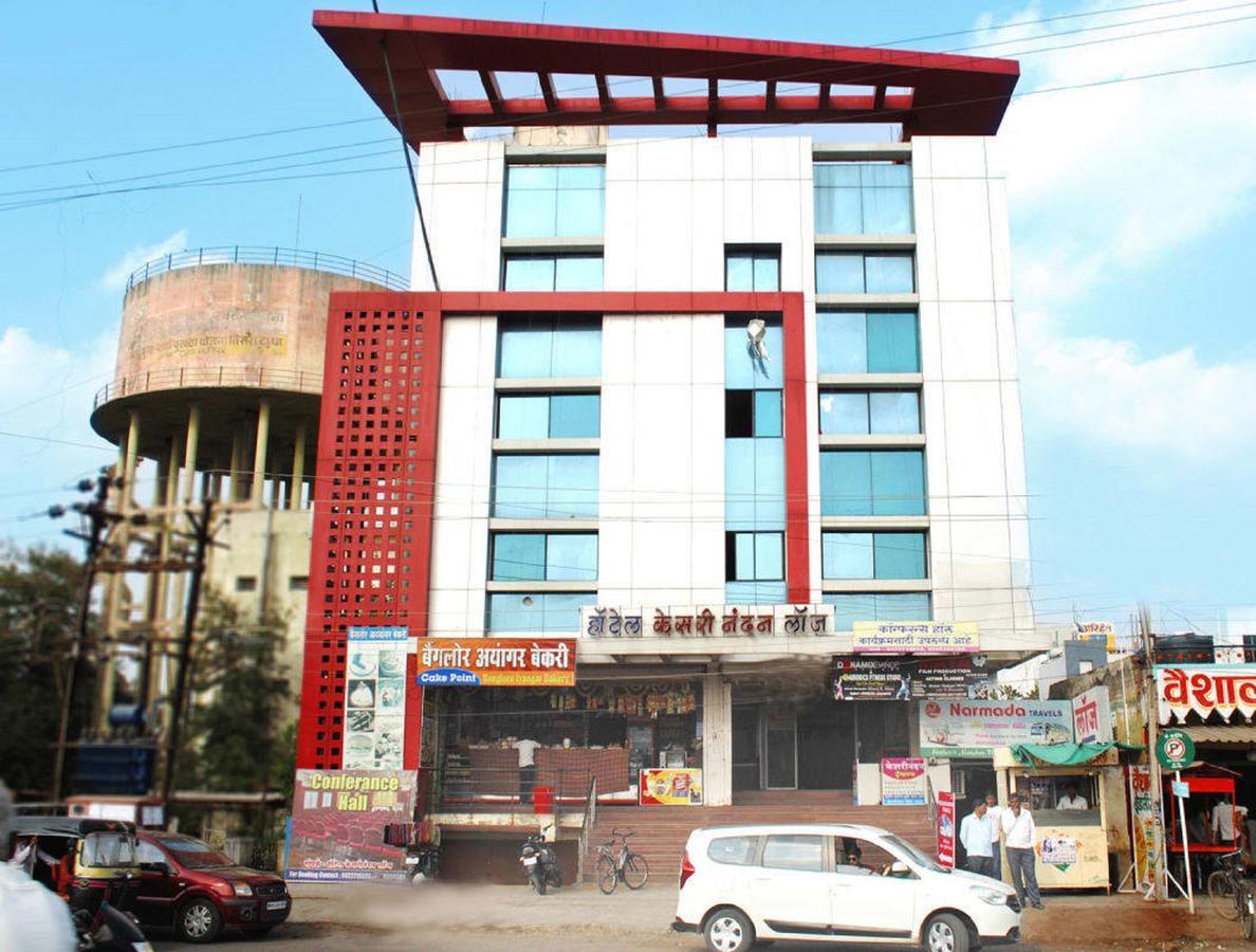 Hotel Kesari Nandan Lātūr Exterior foto